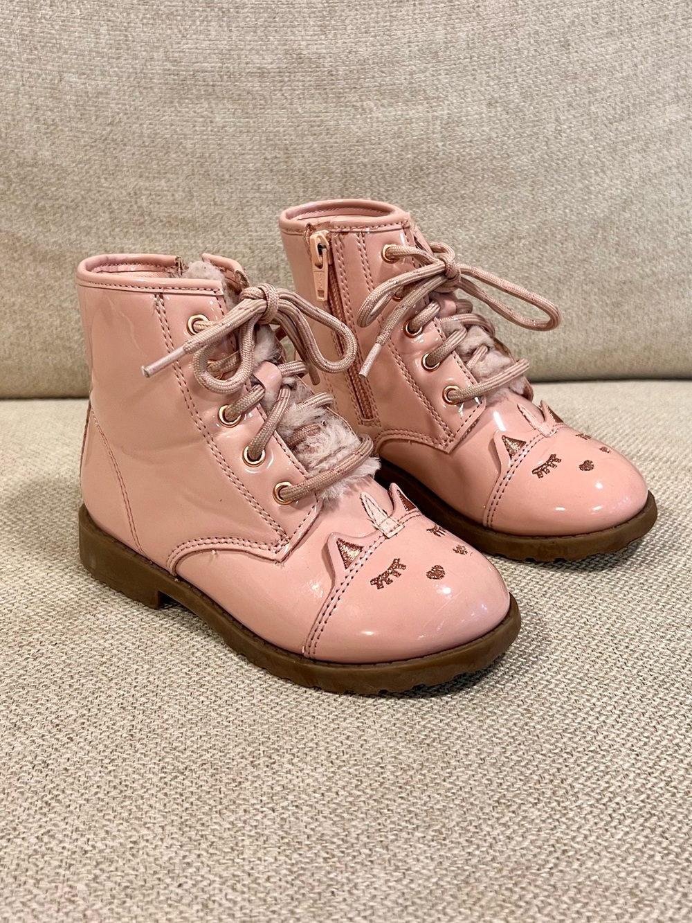 Wonder Nation Size 9 Girls Pink Unicorn Combat Boots Faux Fur Lined Patent Boots